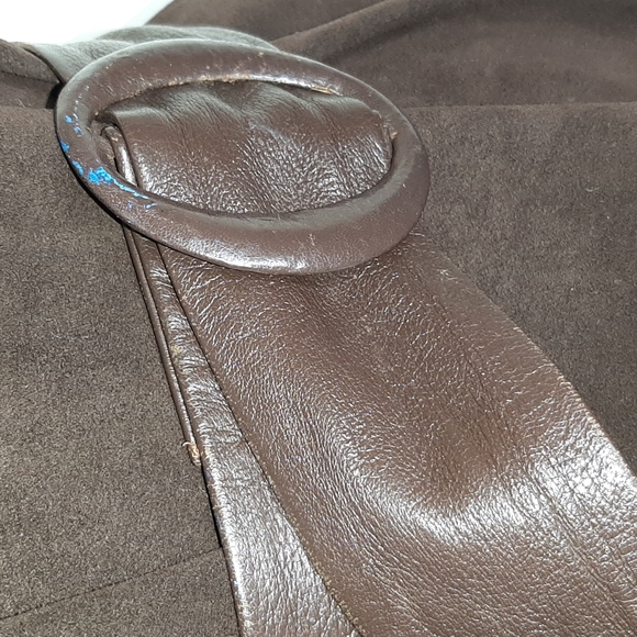 Vintage ultrasuede dress with leather belt. - Picture 6 of 7